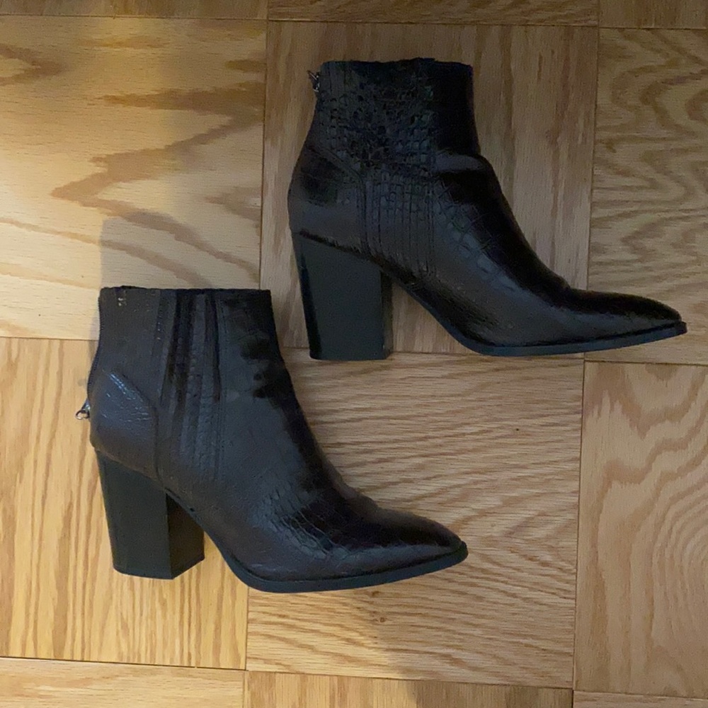 Zara black crocodile leather booties heeled 8